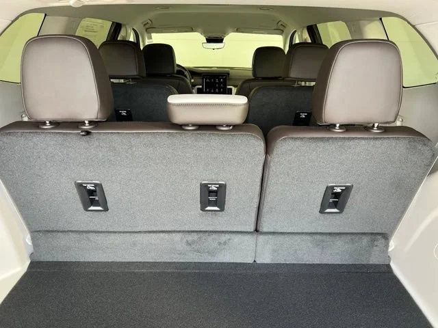 New 2027 Glacier White Tricoat GMC Denali image 63