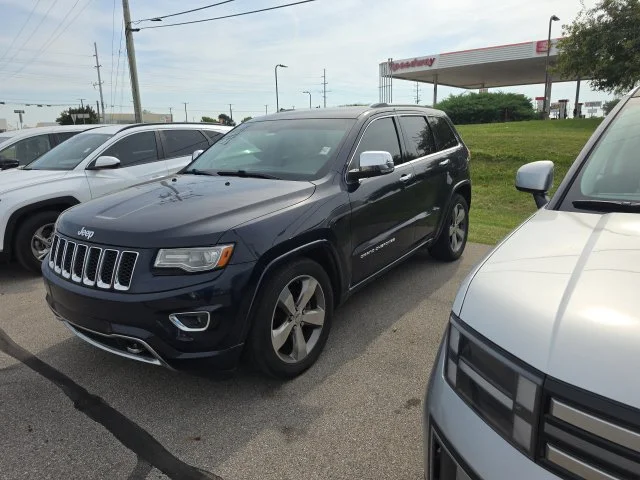 Used 2014 Blue Jeep Overland image 2