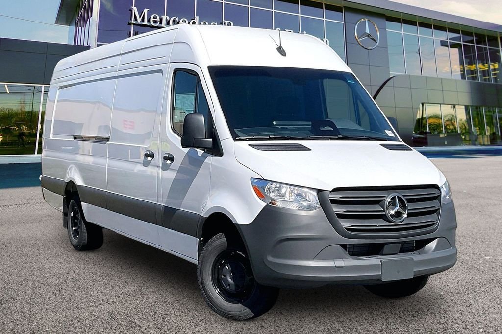 New 2026 Arctic White Mercedes-Benz Cargo 170 WB image 1