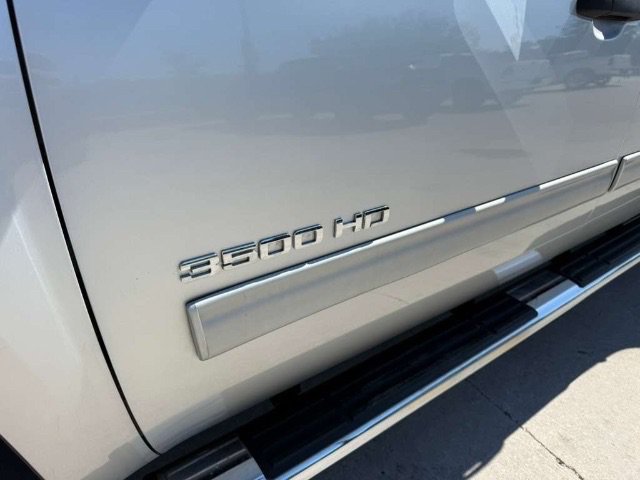 Used 2012 Quicksilver Metallic GMC SLE image 9