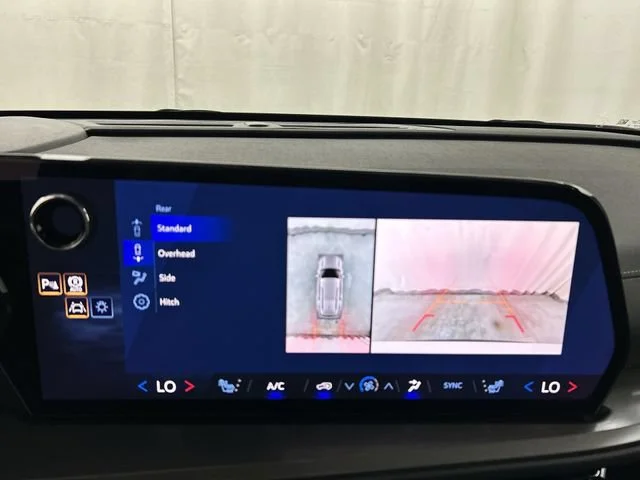 New 2027 Summit White Chevrolet LT image 18