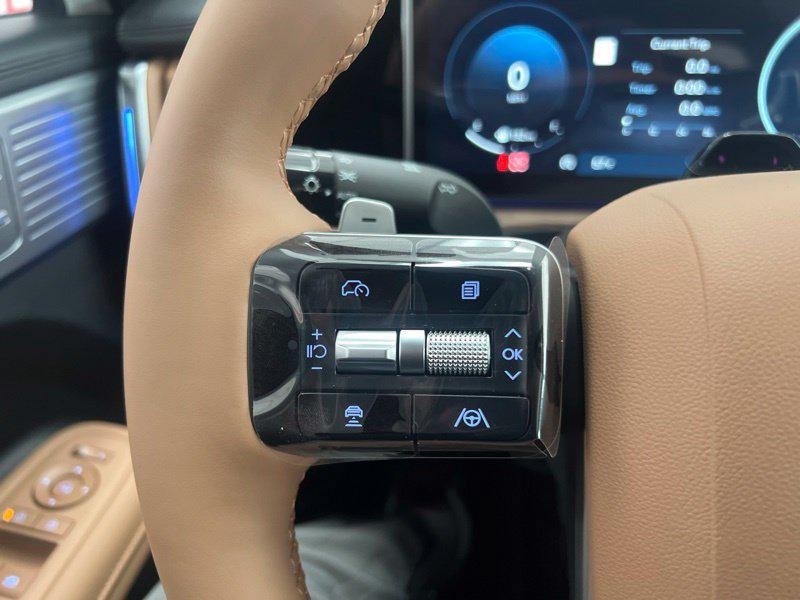 New 2027 White Hyundai Limited AWD image 22