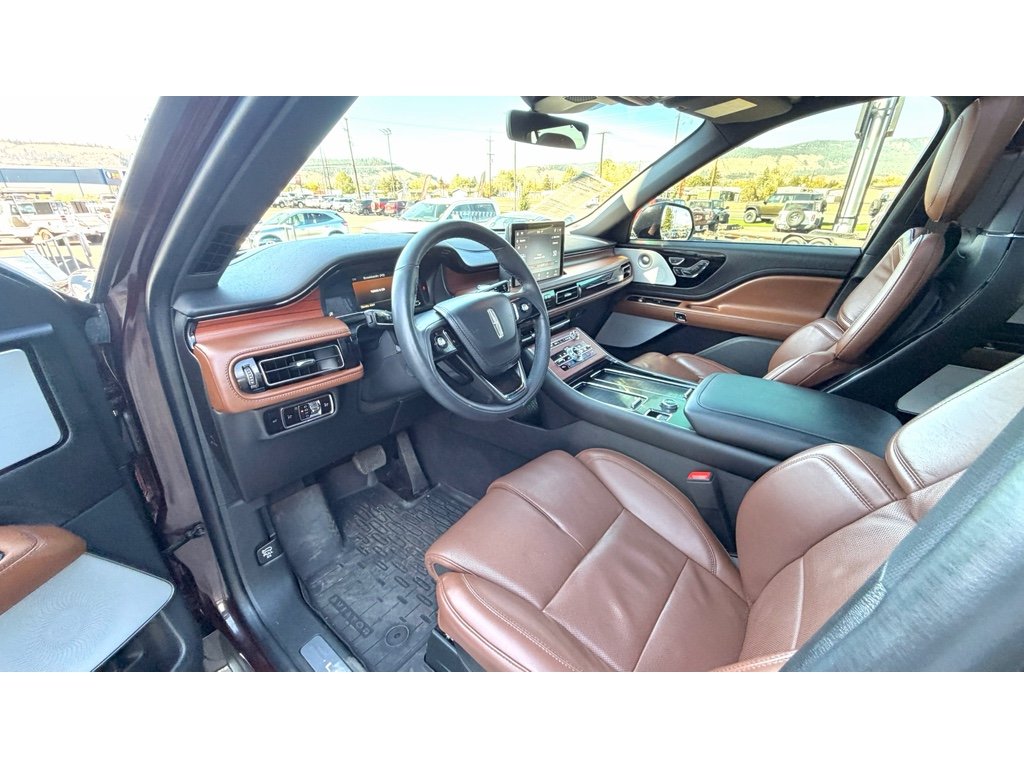 Used 2023 Diamond Red Metallic Tinted Clearcoat Lincoln Reserve image 20