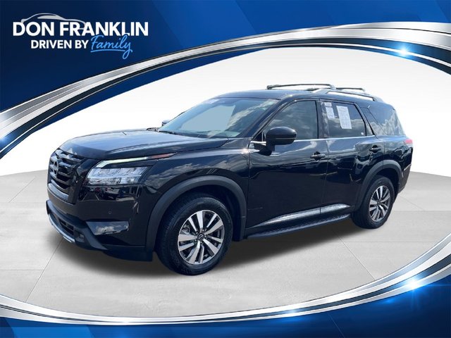 2023 Nissan Pathfinder SL