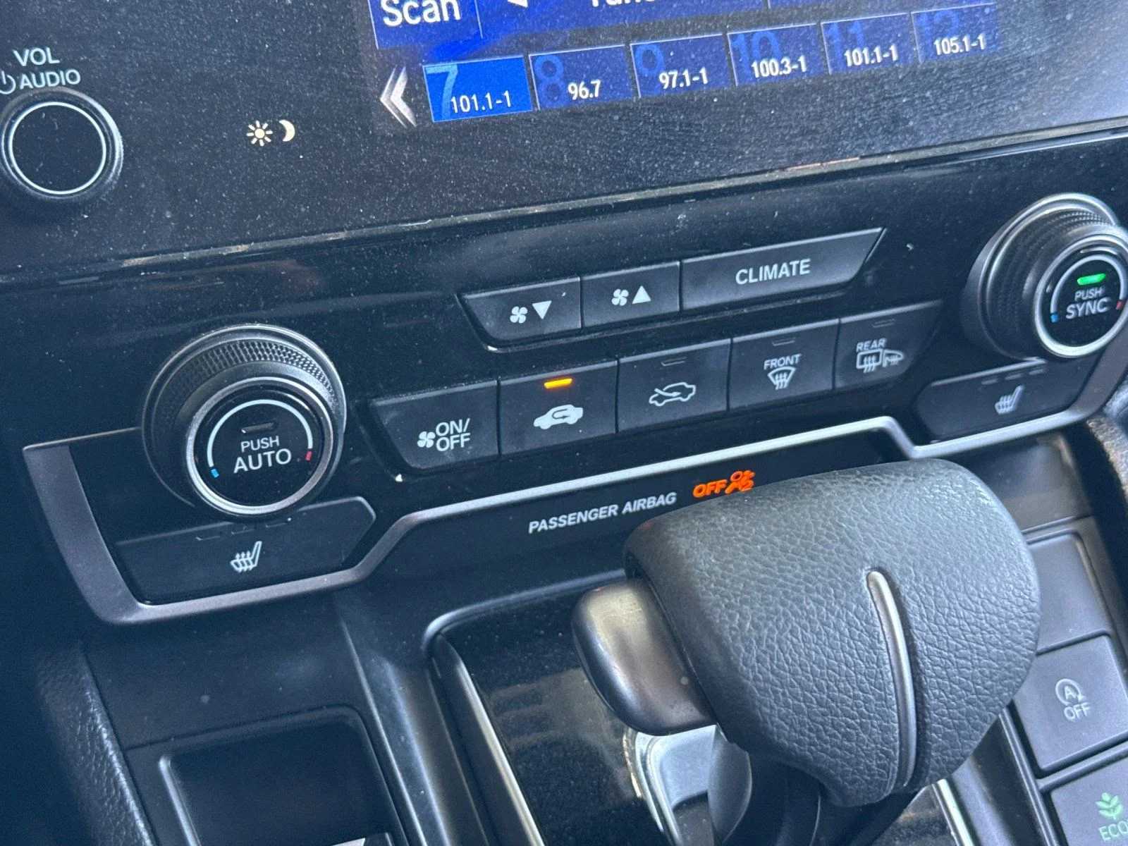 Used 2022  Honda EX image 19