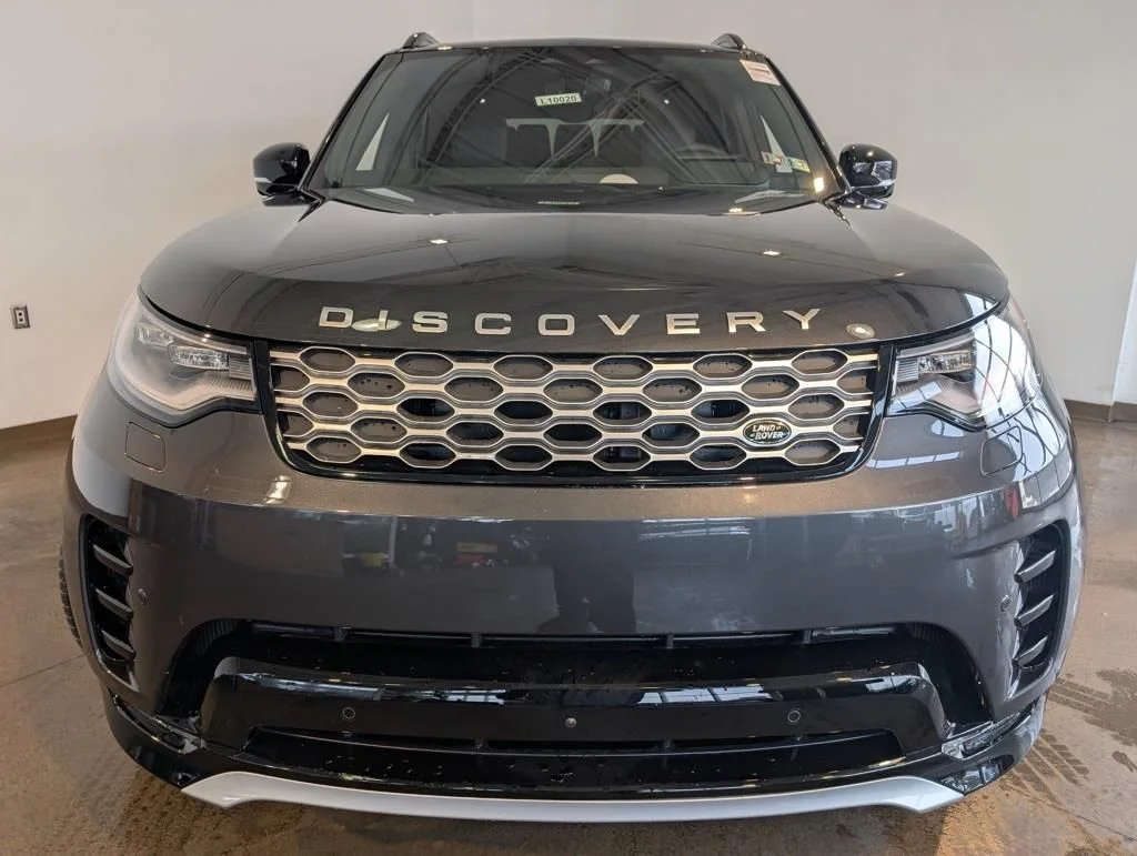New 2026 Carpathian Grey Land Rover  image 2