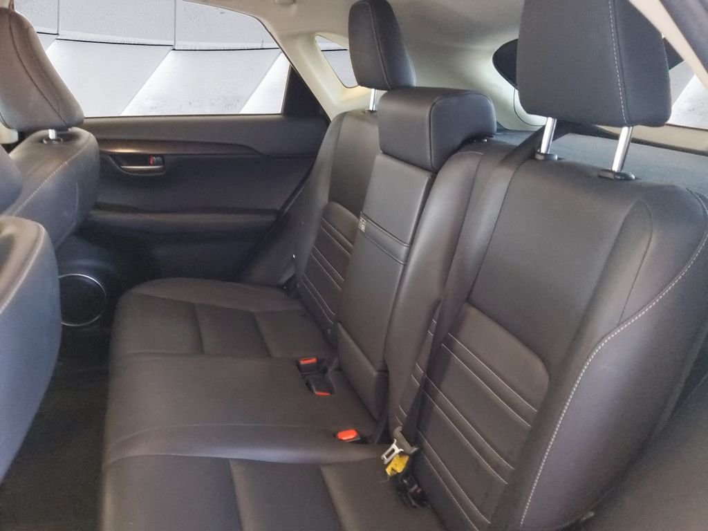 Used 2017 White Lexus 200t image 18