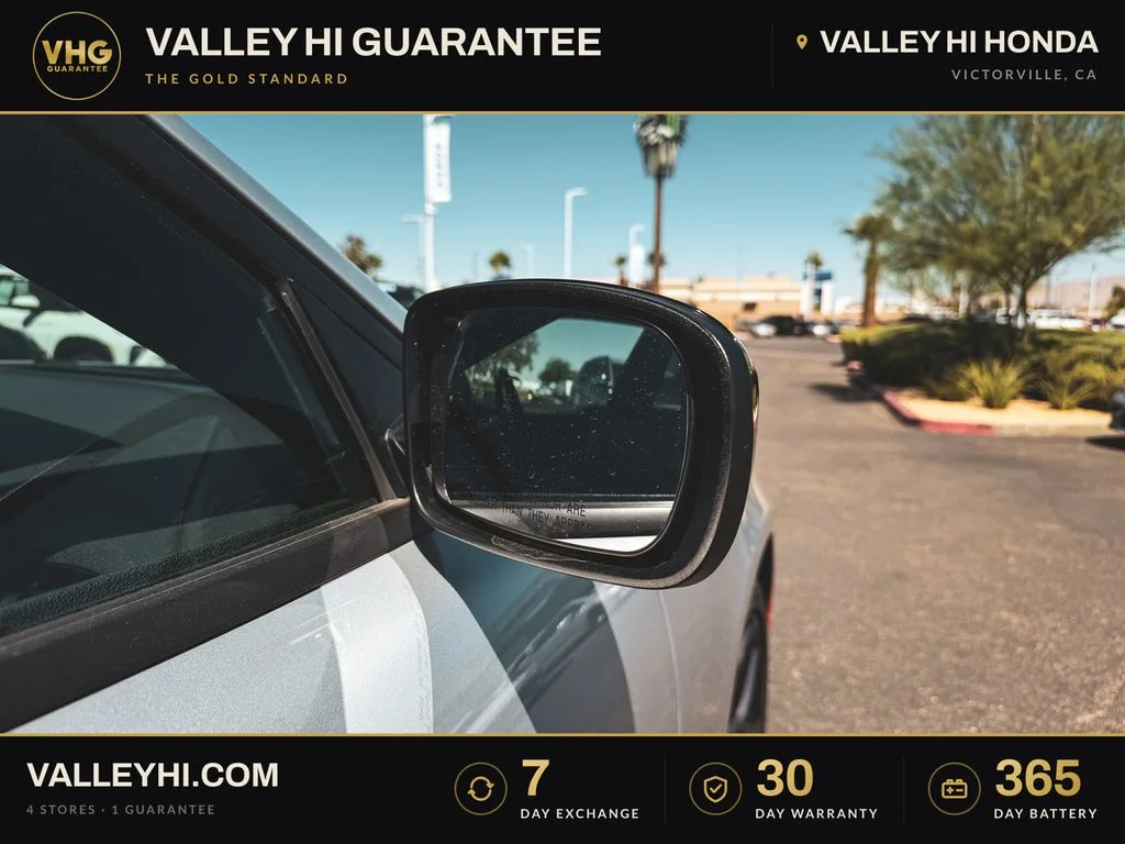 Used 2023 Silver Dodge SXT image 10