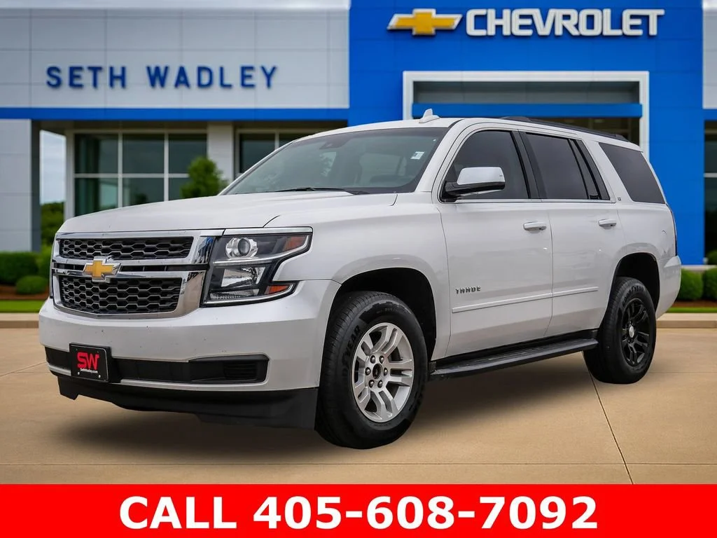 Used 2018 IRIDESCENT PEARL TRICOAT Chevrolet LT image 3