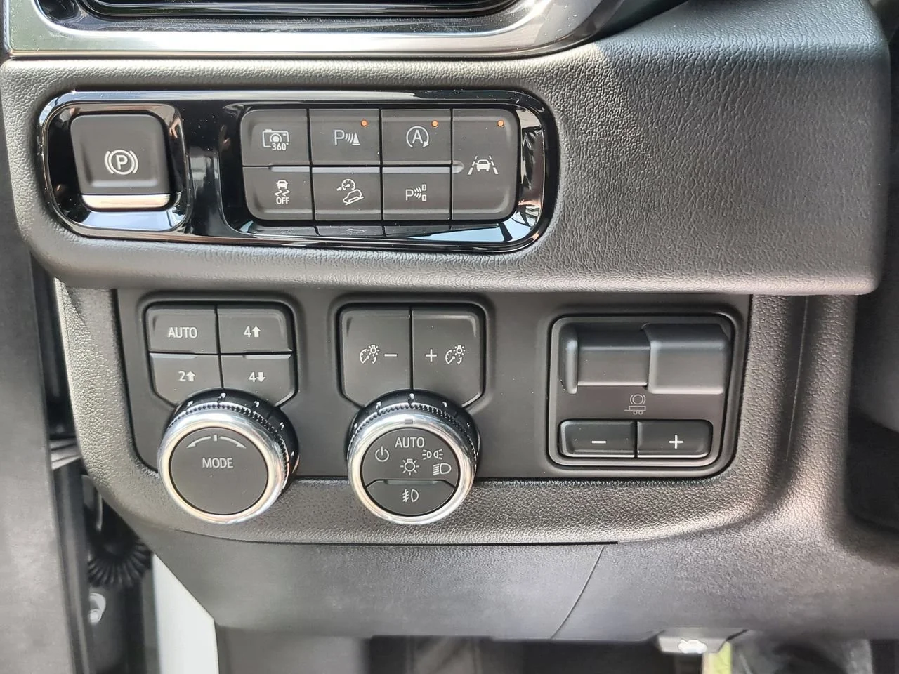 New 2026 Glacier White Tricoat GMC Denali image 18