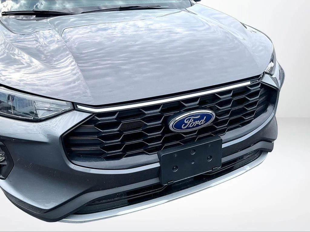 Used 2025 Gray Ford ST-Line Select image 27