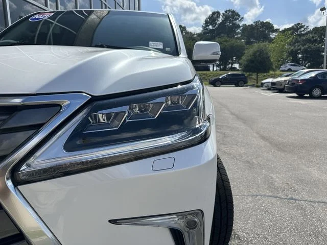 Used 2021 White Lexus 570 image 9