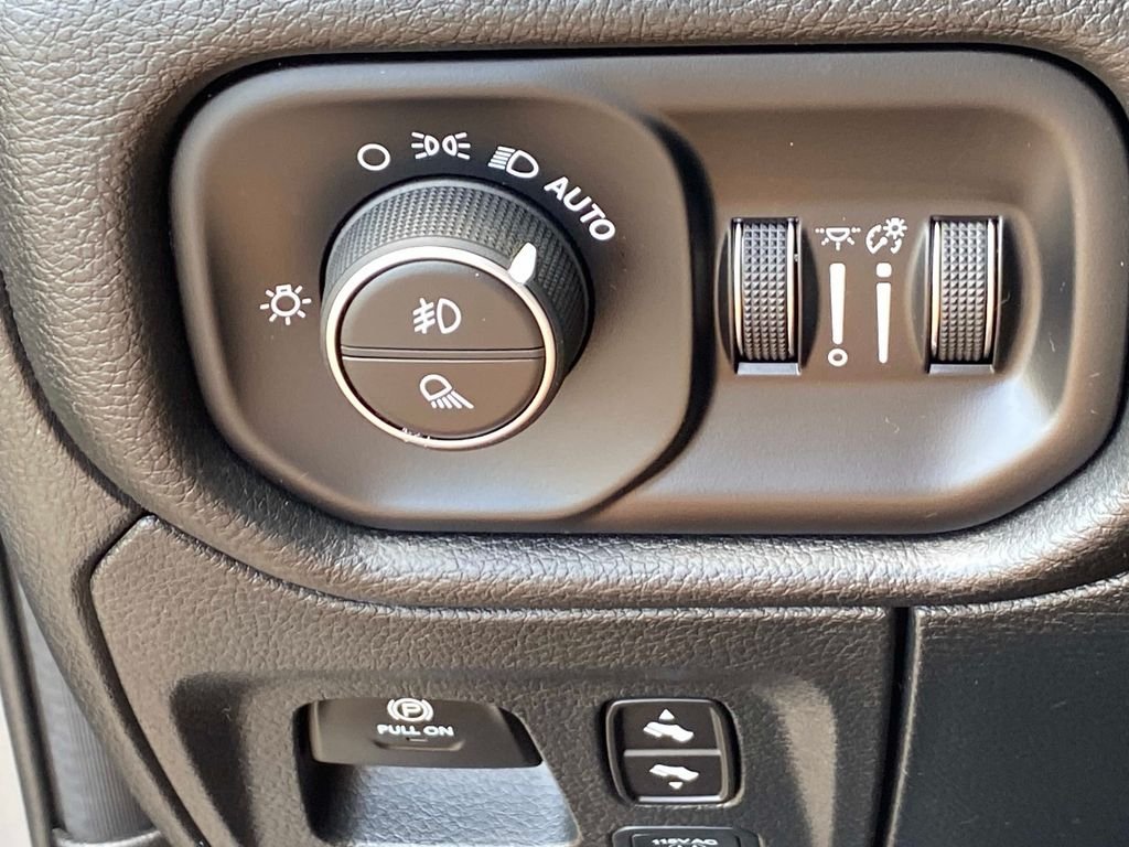 Used 2025 Silver Ram Laramie image 24