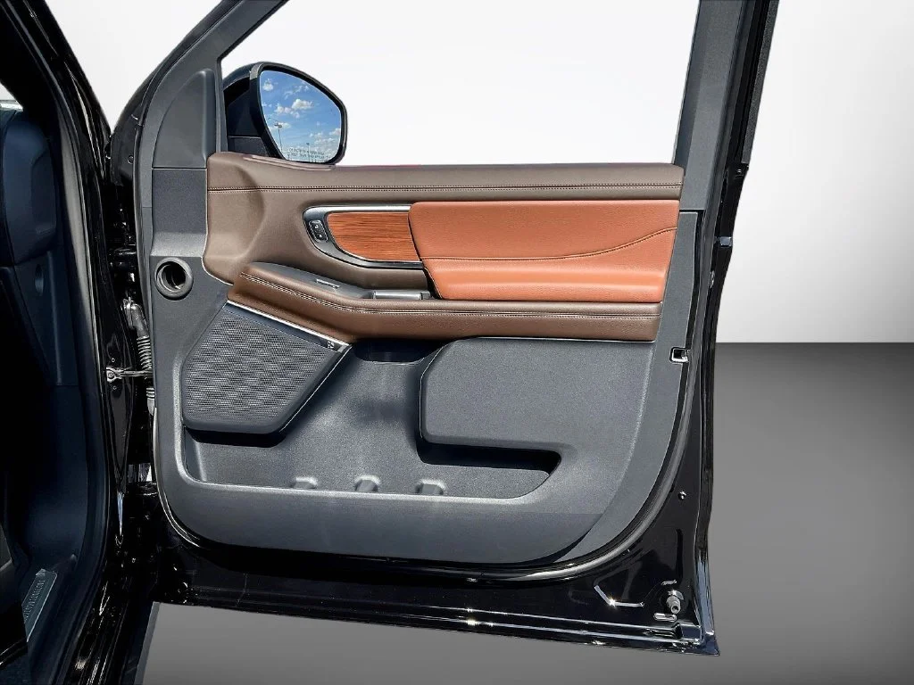 New 2027 Agate Black Metallic Ford MAX King Ranch® image 34