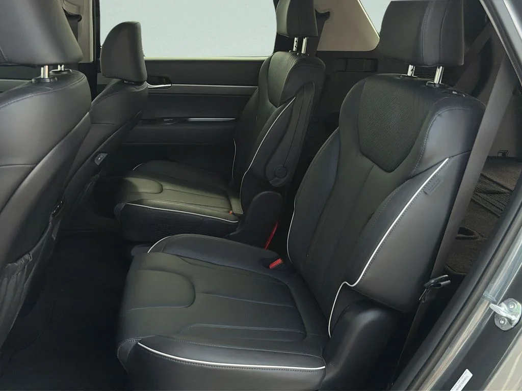 Used 2025 Gray Hyundai SEL image 10