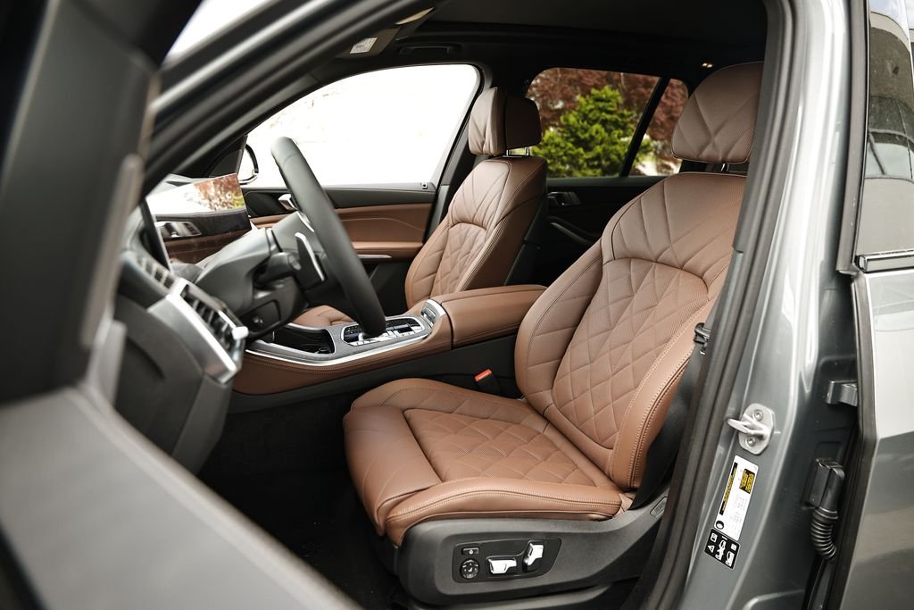 New 2026 Skyscraper Grey Metallic BMW xDrive40i image 21