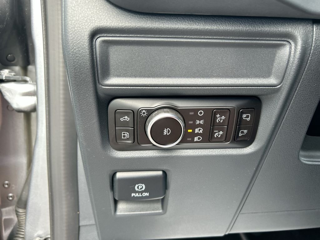 Used 2025 Silver Ford XLT image 18