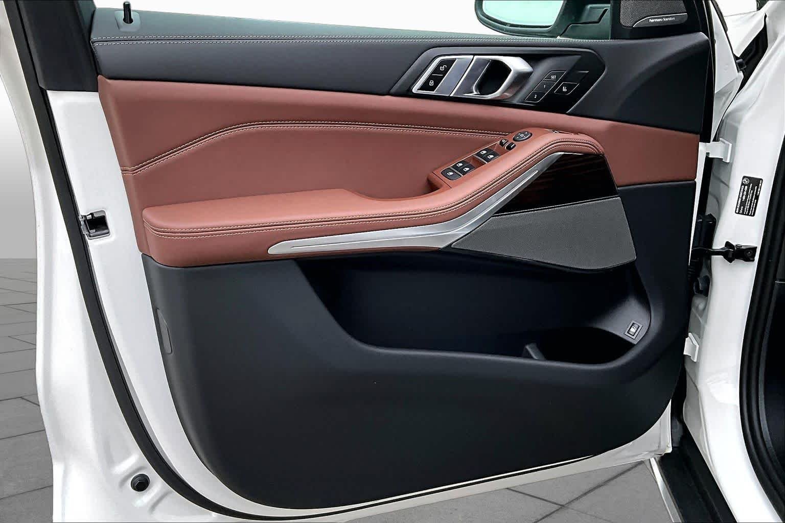 New 2026 Alpine White BMW xDrive50e image 10