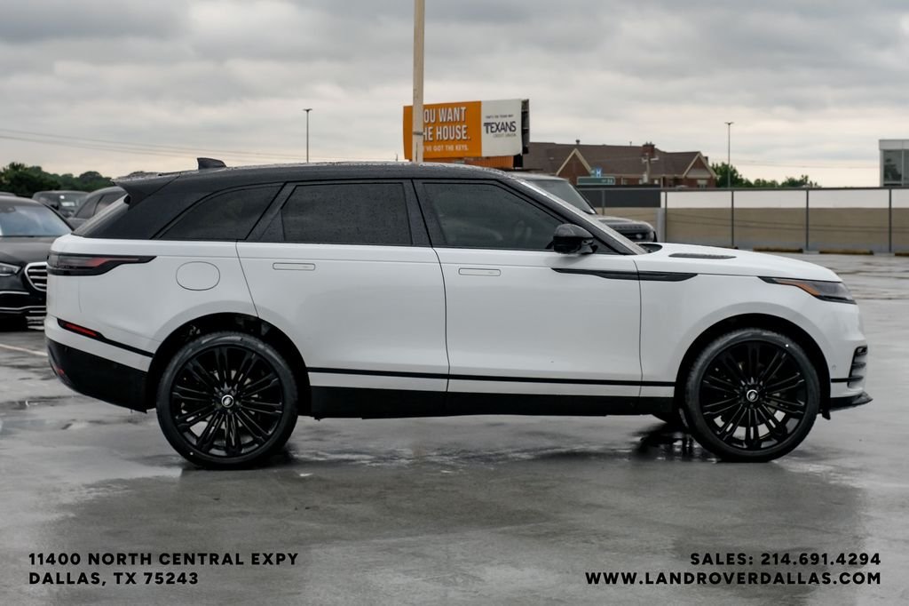 New 2026 Fuji White Land Rover Dynamic SE image 5
