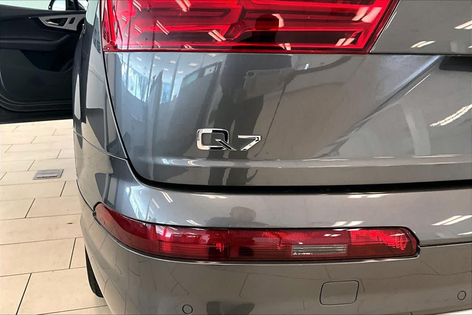 Used 2019 Samurai Gray Metallic Audi Premium image 29