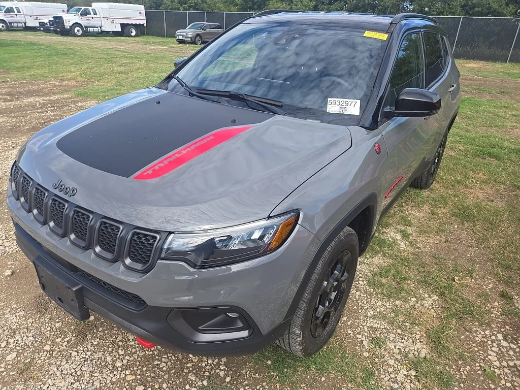 Used 2024 Gray Jeep Trailhawk image 1