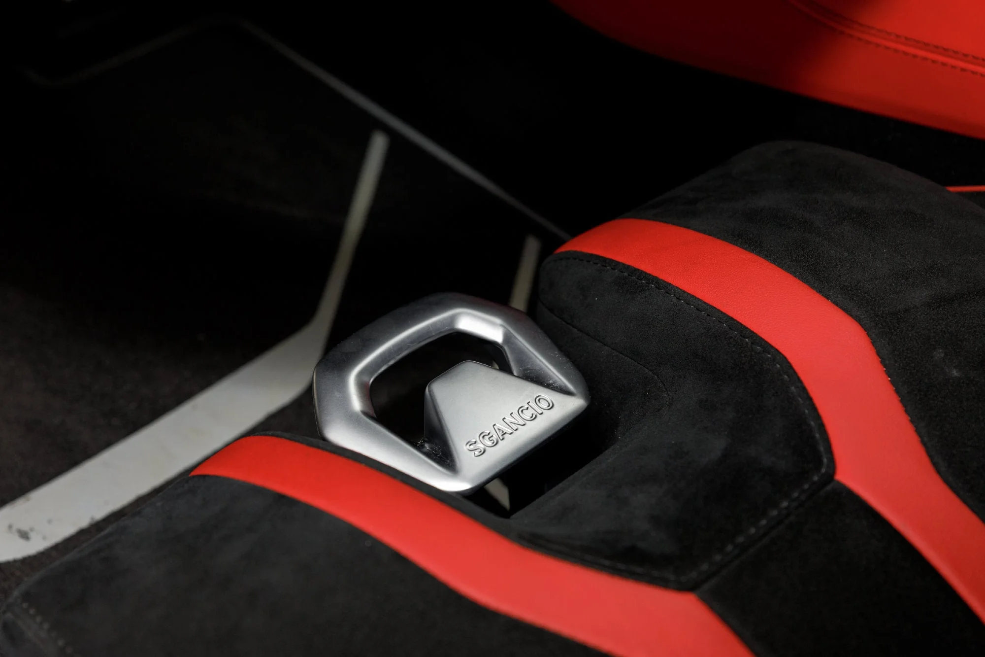 Used 2021  Lamborghini Base image 37