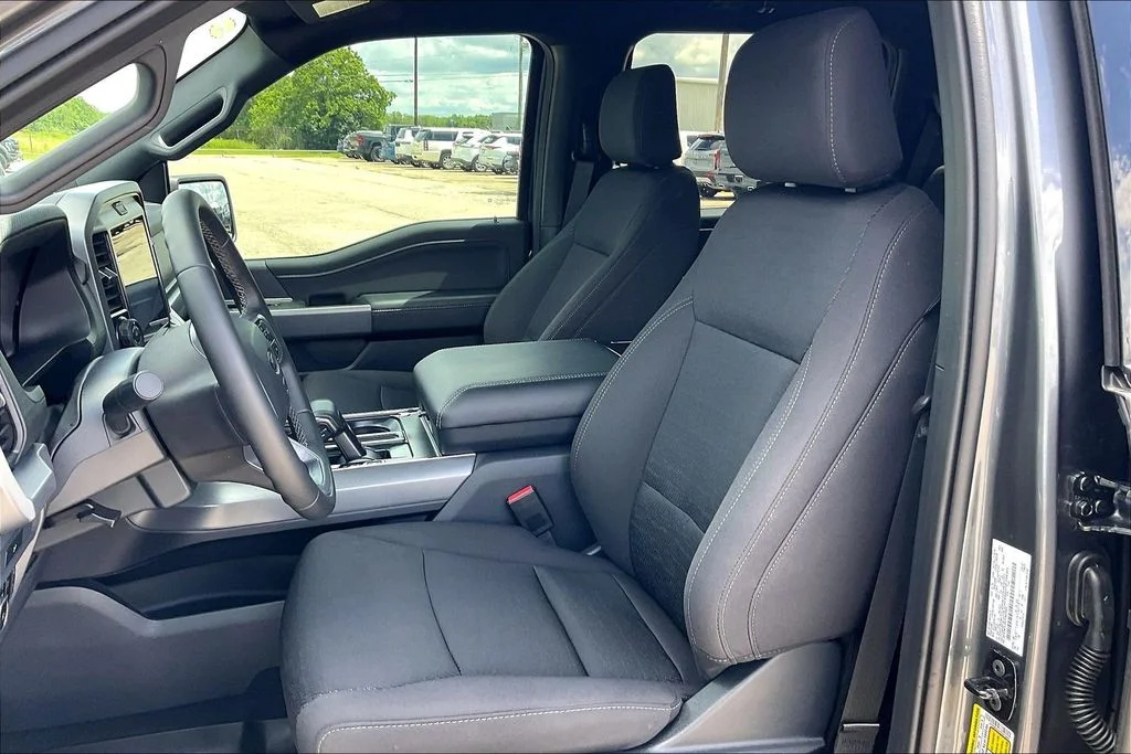 Used 2026 Gray Ford XLT image 18