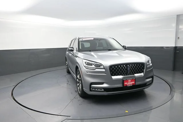 Used 2022 Silver Lincoln Grand Touring image 14