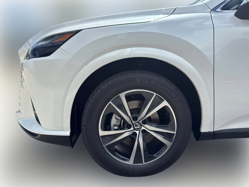 New 2026 Eminent White Pearl Lexus PREMIUM image 7