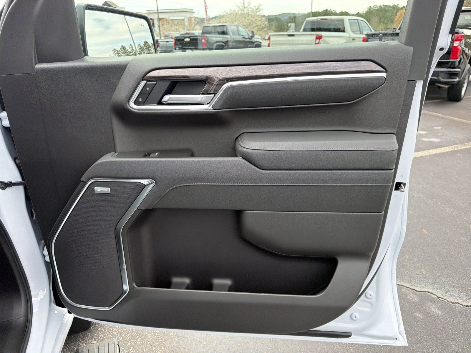 2026 Chevrolet Silverado 1500 LTZ - Photo 14