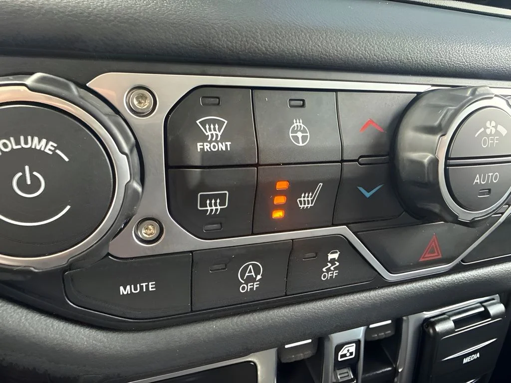 Used 2025 Gray Jeep Rubicon image 14