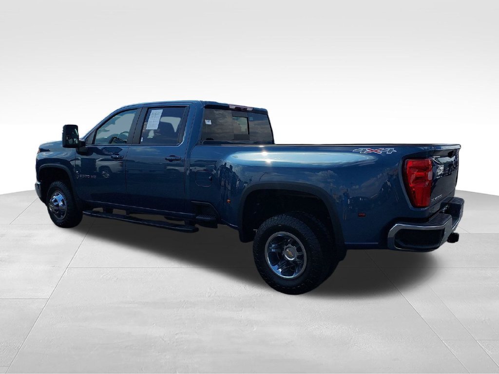 Used 2024 Blue Chevrolet LT image 3