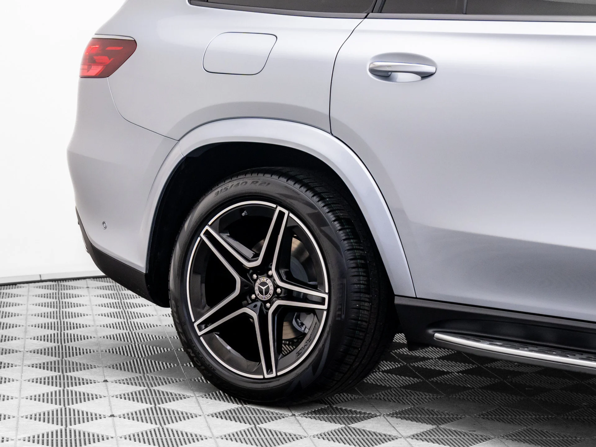 New 2026 Silver Mercedes-Benz GLS 450 image 37