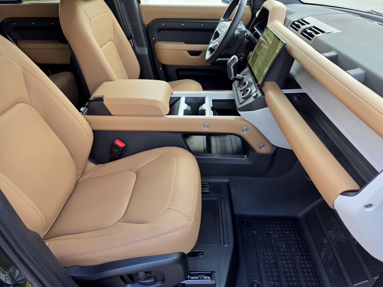 New 2026 Woolstone Green Land Rover P300 S image 3