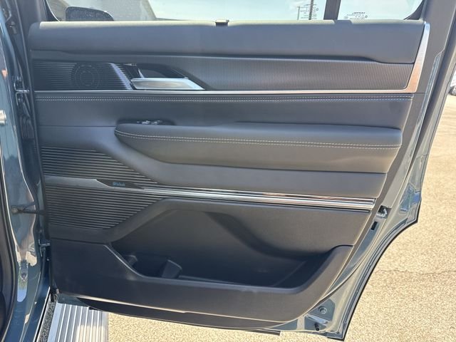 New 2026 Blue Jeep Summit Obsidian image 16