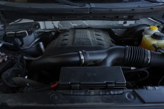 Used 2014  Ford XL image 34
