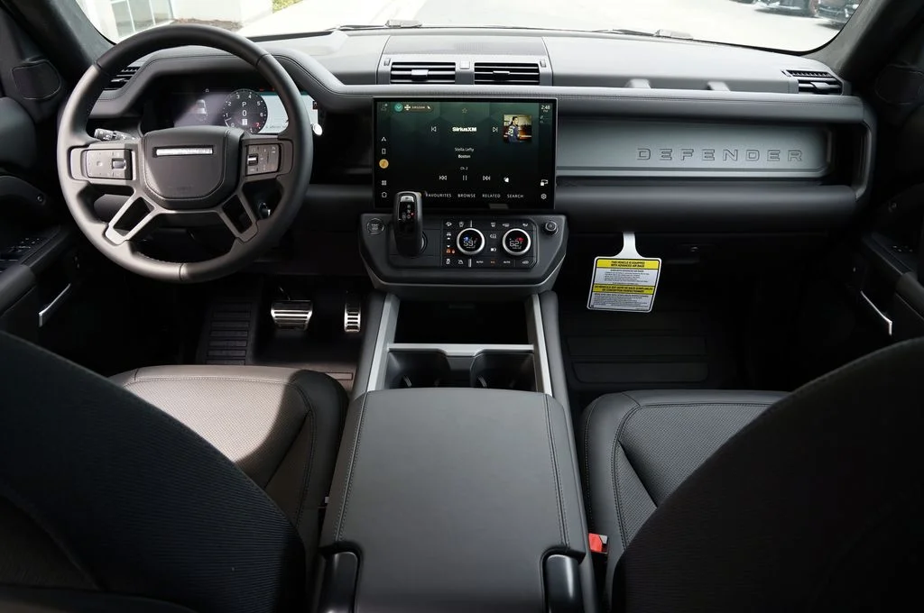 New 2026 Santorini Black Land Rover X image 9