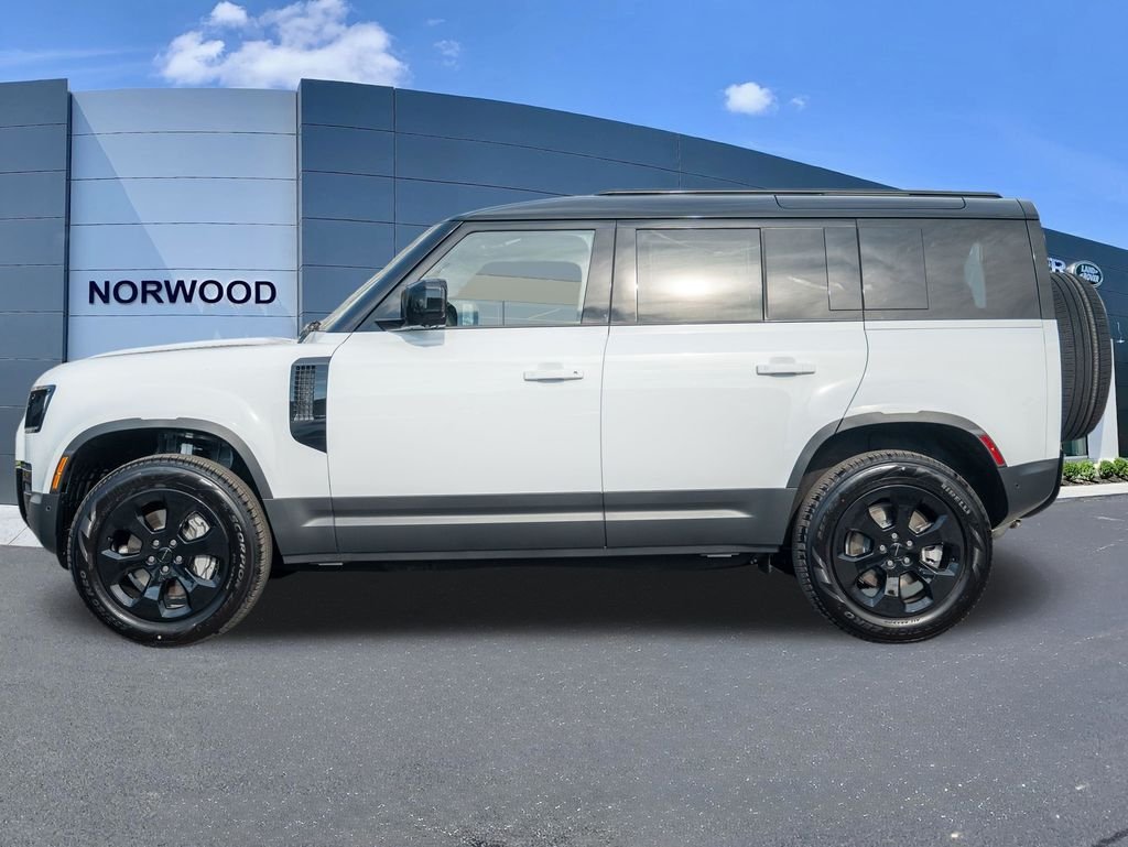 New 2026 Fuji White Land Rover S image 7