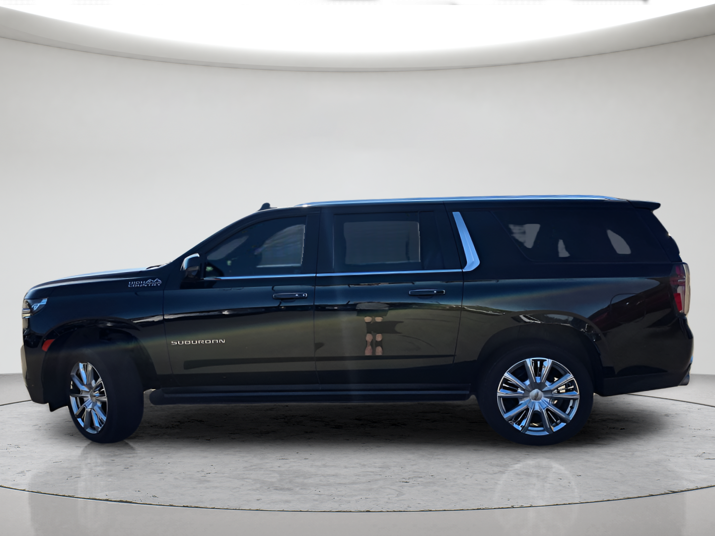 Used 2021 Black Chevrolet High Country image 8
