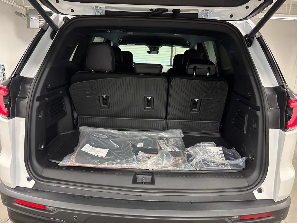 2026 GMC Acadia AT4 - Photo 17