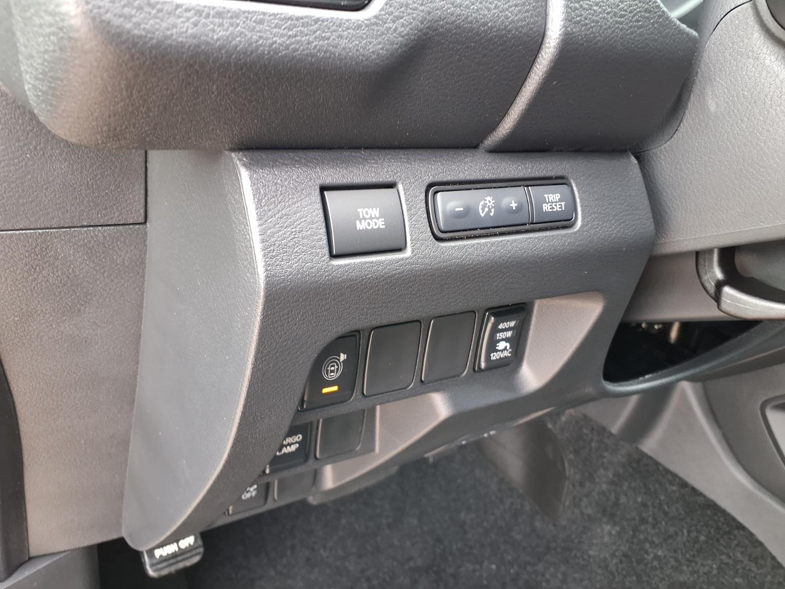 2026 Nissan Frontier SV Green at Robbins Nissan