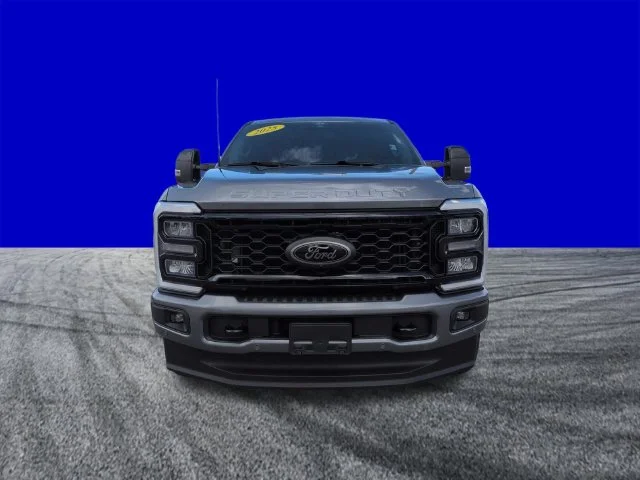 Used 2025 Gray Metallic Ford Lariat image 9
