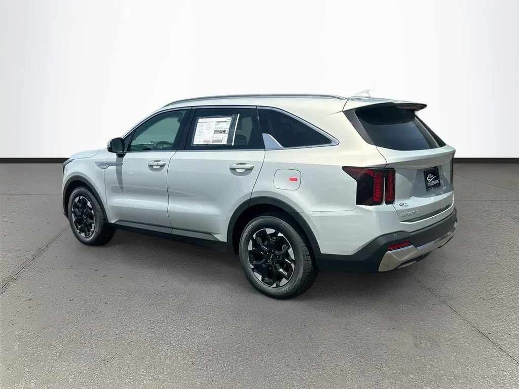 New 2026 Ivory Silver Kia S image 5