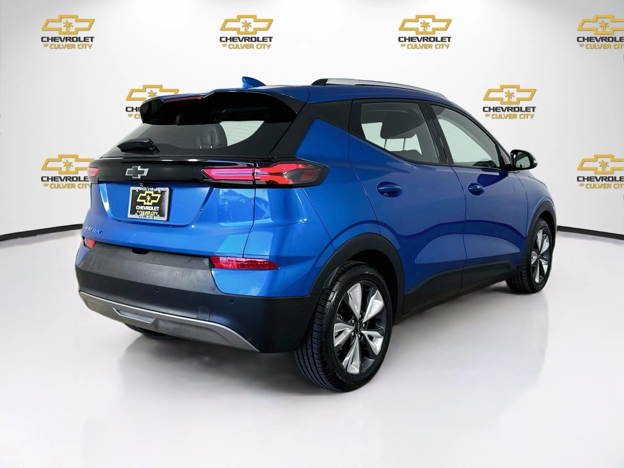 Used 2022 BRIGHT BLUE METALLIC Chevrolet LT image 8