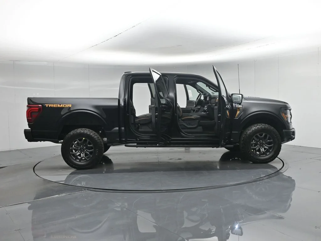 New 2026 Agate Black Metallic Ford Tremor image 4