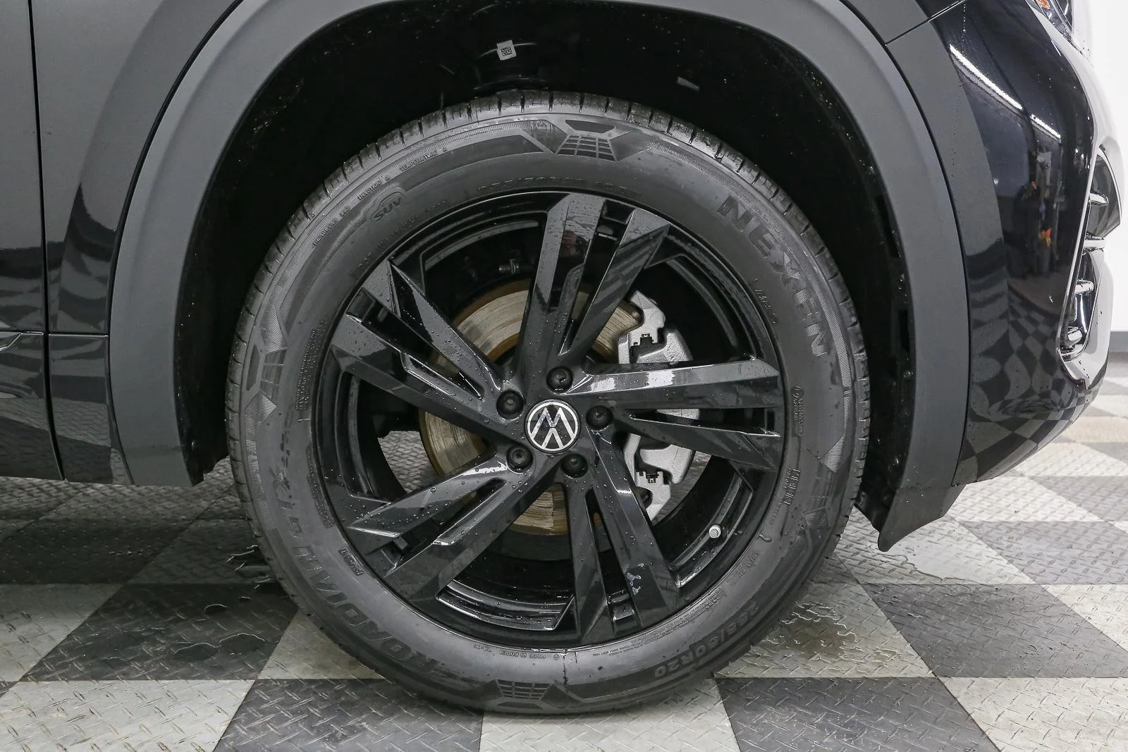 New 2026 Deep Black Pearl Volkswagen 2.0T SEL R-Line Black image 13