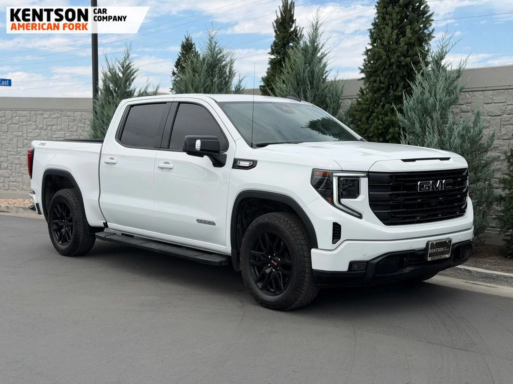Used 2024 White GMC Elevation image 10