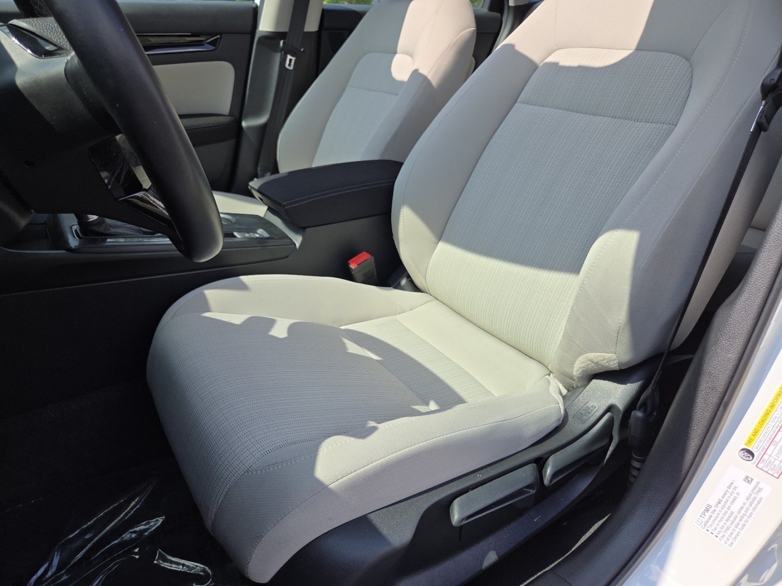 Certified Used 2024 Platinum White Pearl Honda EX image 27