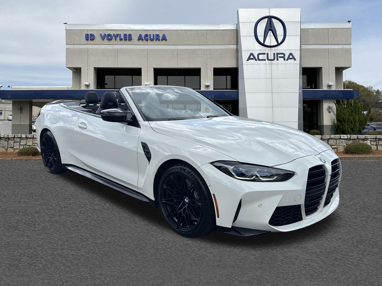 Used 2024 Alpine White BMW Competition xDrive image 3