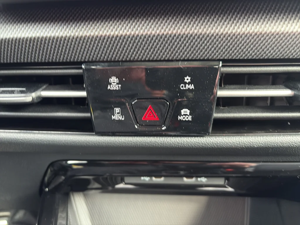 New 2026 Alpine Silver Metallic Volkswagen 2.0T SE DSG image 23